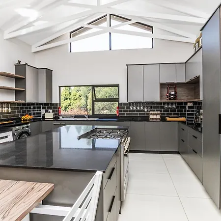 Kwamagogo Villa, Chartwell Johannesburg Exterior photo