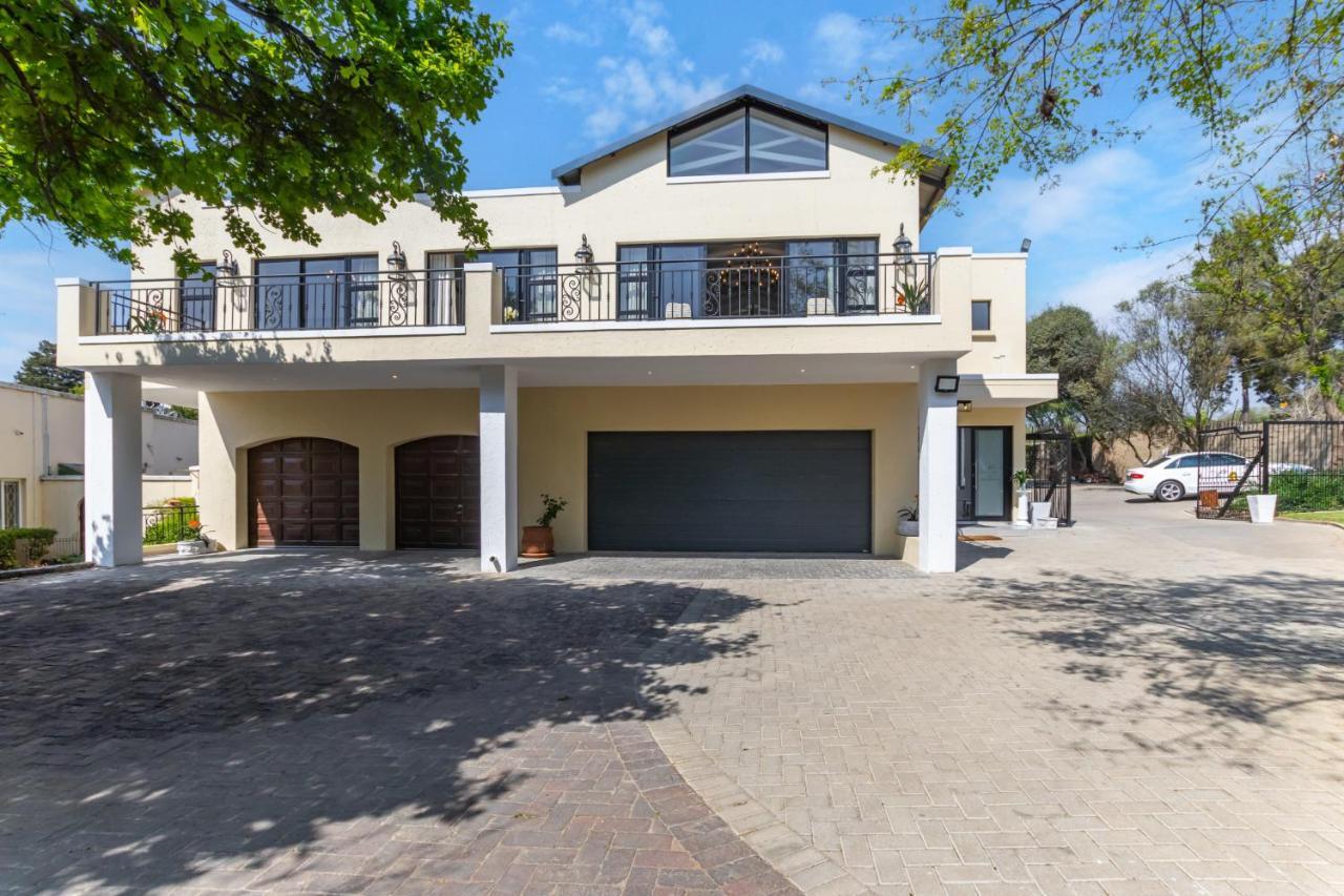 Apartment Kwamagogo Villa, Chartwell Johannesburg