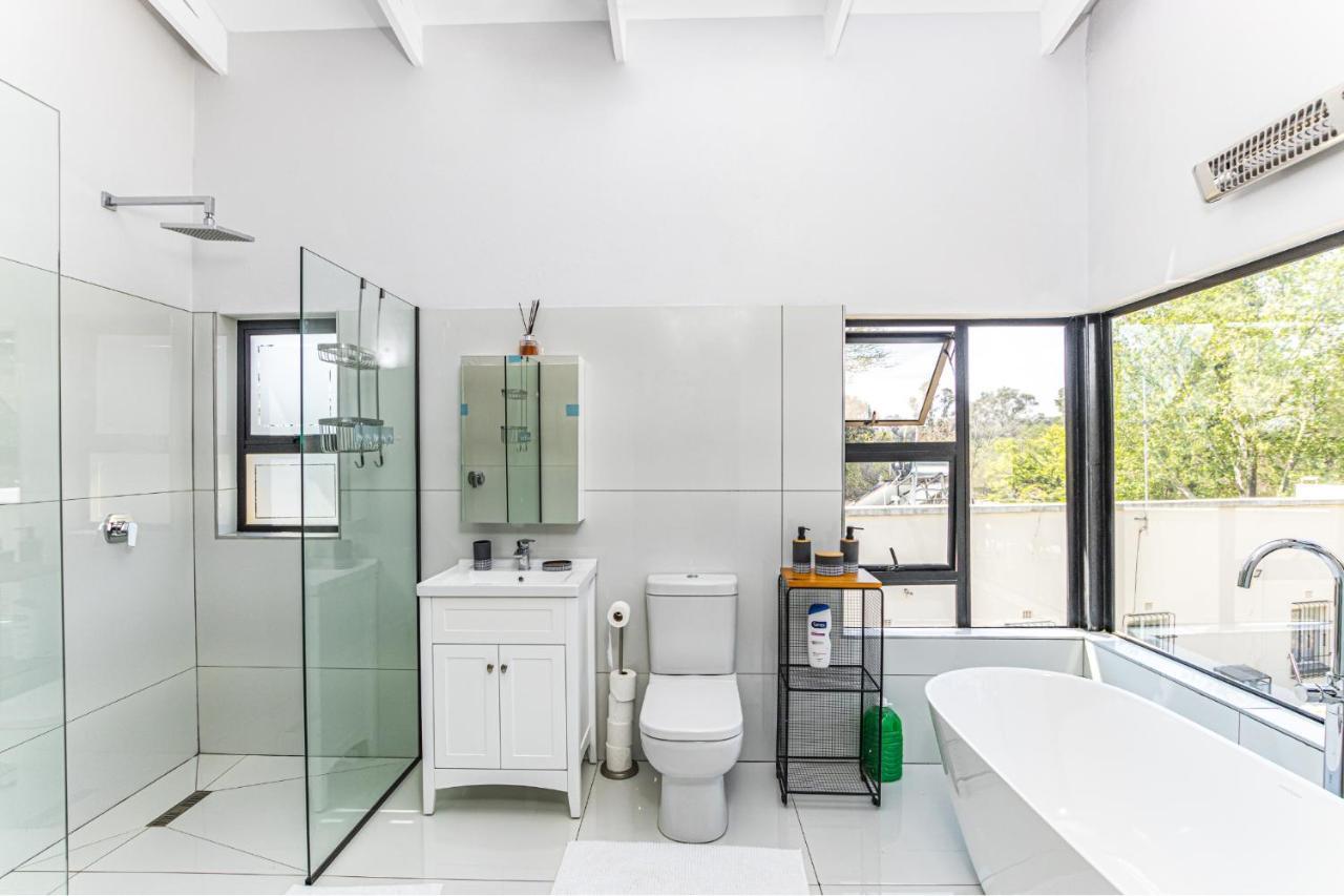 Apartment Kwamagogo Villa, Chartwell Johannesburg