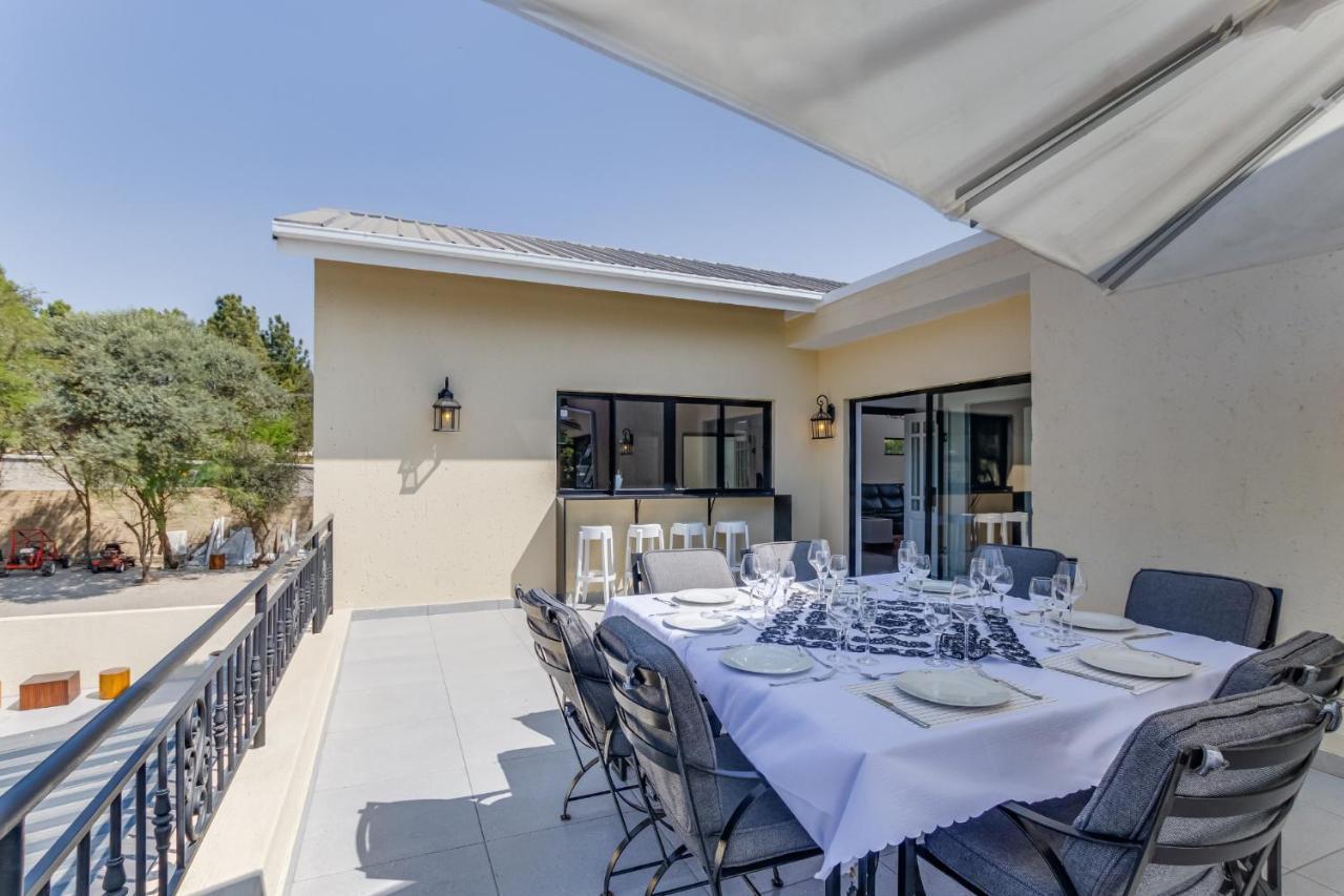 Kwamagogo Villa, Chartwell * Johannesburg